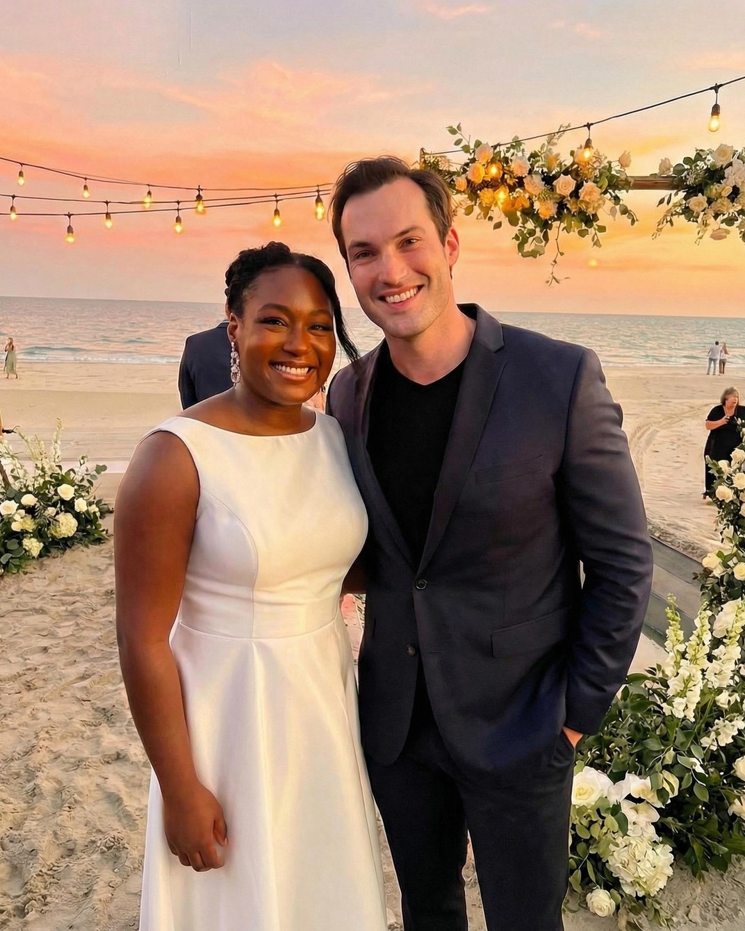 The celebration beneath the old fig tree in Jess’s backyard was designed to feel like a sanctuary of sincerity, a carefully curated event where