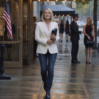 The night my own sister stared me down in a downtown Seattle dining room and announced I was “drunk and disorderly” so security would throw me out—only because she wanted my VIP table for a famous TikTok food critic—she had no idea I was the one person in this city with the authority to sign the $2 million check that could keep her failing restaurant alive. I didn’t correct her. I didn’t flash a business card. I just watched strangers decide who I was.