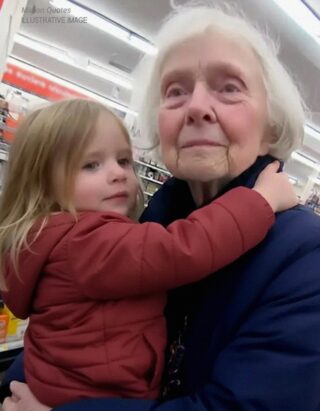 I Helped an Elderly Woman Pay for Her Medication – the Next Day, a Police Officer Showed Up and Asked for My Manager