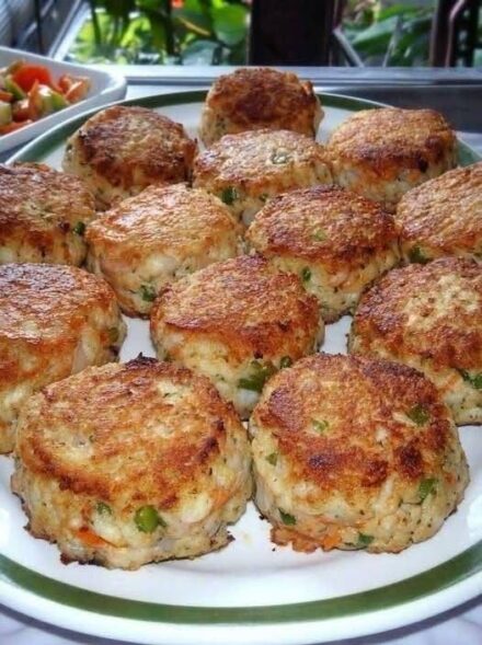 Homemade Joes Crab Shack Style Crab Cakes