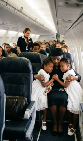 “I Paid for a Clean Seat, Not This Filth!” He Screamed at Two Grieving Little Girls. He Didn’t Know the Pilot Was Watching.