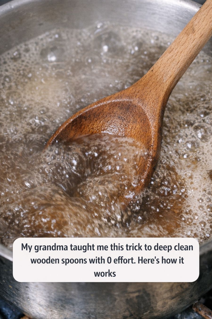 My grandma taught me this trick to deep clean wooden spoons with 0 effort. Here’s how it works